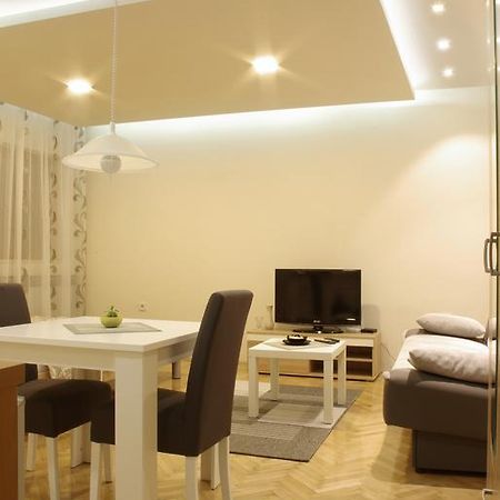 Square Studio Apartment Nis Ngoại thất bức ảnh