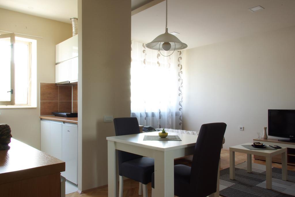 Square Studio Apartment Nis Ngoại thất bức ảnh