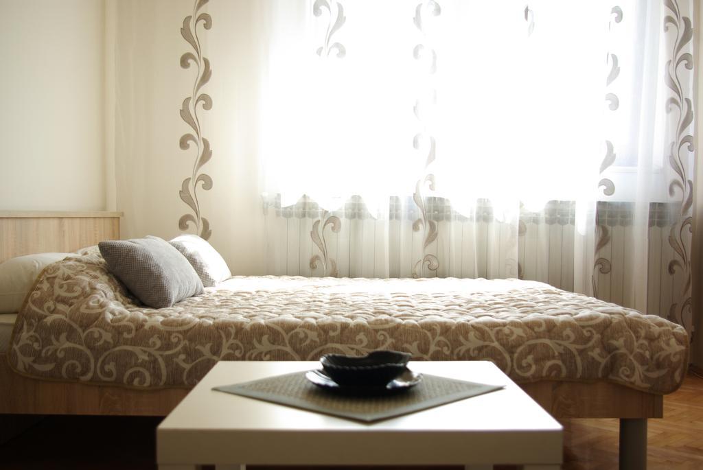 Square Studio Apartment Nis Ngoại thất bức ảnh