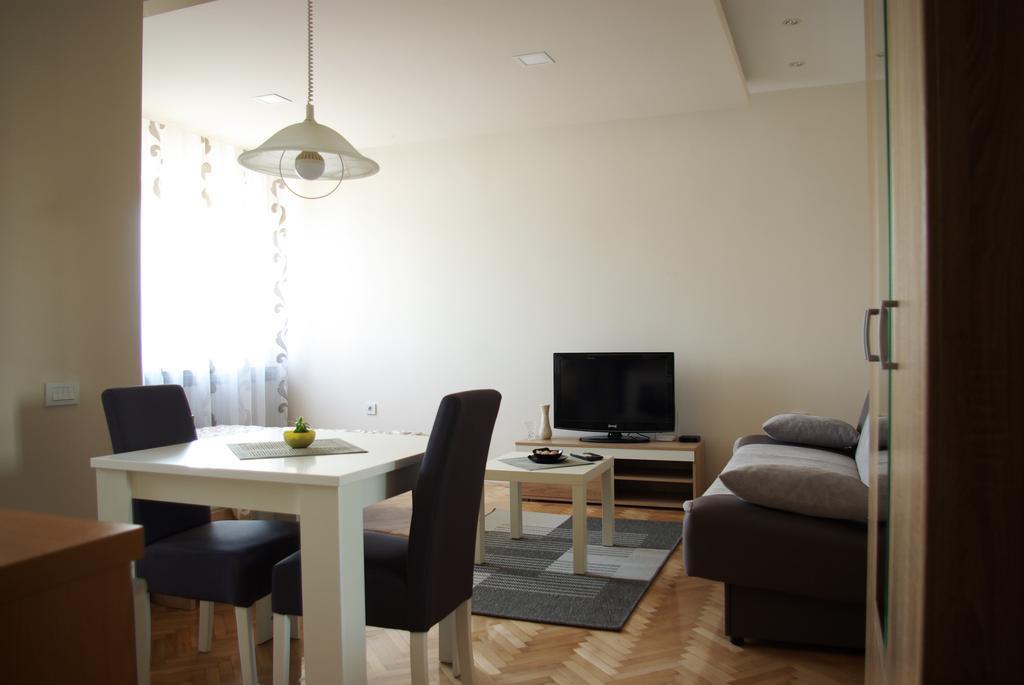 Square Studio Apartment Nis Ngoại thất bức ảnh